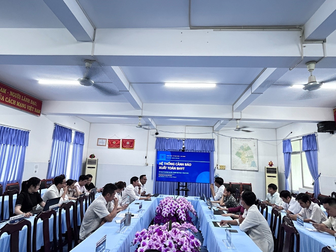 Trung tâm Y tế Tịnh Biên tổ chức tập huấn triển khai ứng dụng trí tuệ nhân tạo (AI Agent) vào quản lý cảnh báo xuất toán bảo hiểm y tế